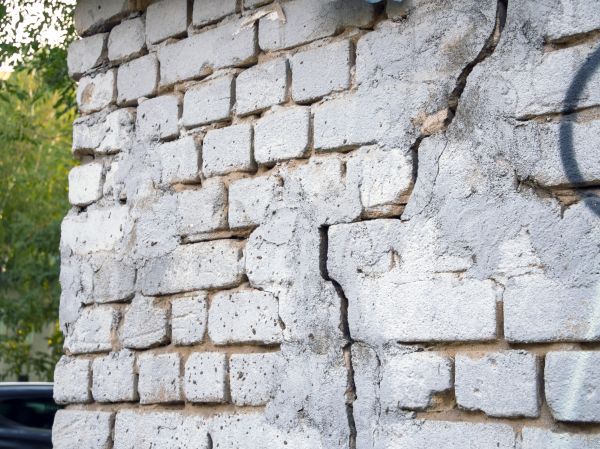 Cracked Brick Wall Repair in Elkhart